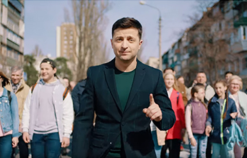 Зеленский ответил новым видео на борды Порошенко с Путиным