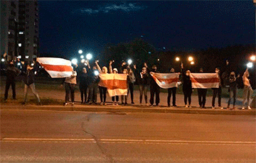 Во многих районах Гродно люди встали в цепи солидарности