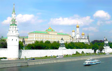 Перекрасить Кремль в белый цвет