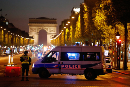 СМИ узнали о смерти в Париже второго полицейского от полученных ранений