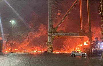В Дубае на территории порта прогремел мощный взрыв