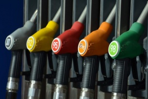 «Белнефтехим» обещает рост цен на бензин