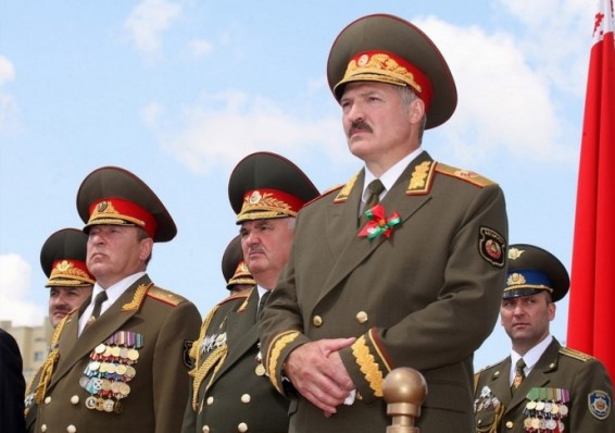Лукашенко: Российская авиабаза в Беларуси никому не нужна