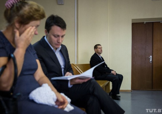 Фельдшер, обвиняемый в гибели заключенного в СИЗО, выступил в суде