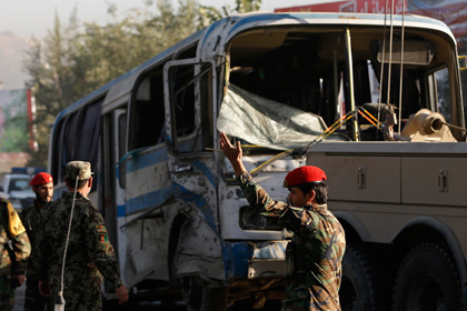 Смертники подорвали два автобуса с военнослужащими в Кабуле