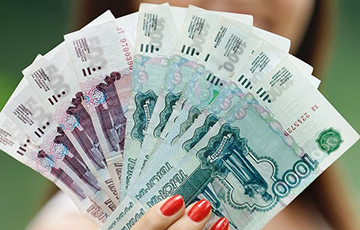 Каждый пятый в России cтолкнулся со снижением зарплаты
