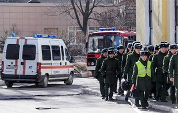 МЧС: Причиной взрыва в петербургской военной академии стало неустановленное взрывное устройство