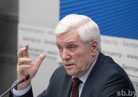 Суриков высказался за отмену роуминга между Беларусью и Россией