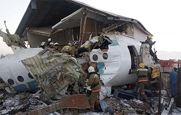 В Казахстане разбился пассажирский самолет с сотней человек на борту