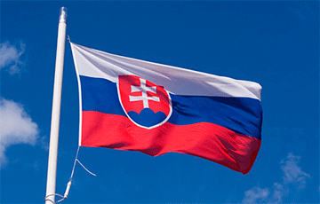 Словакия объявила о высылке трех российских дипломатов