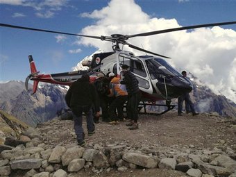 Под лавиной в Гималаях погибли девять человек