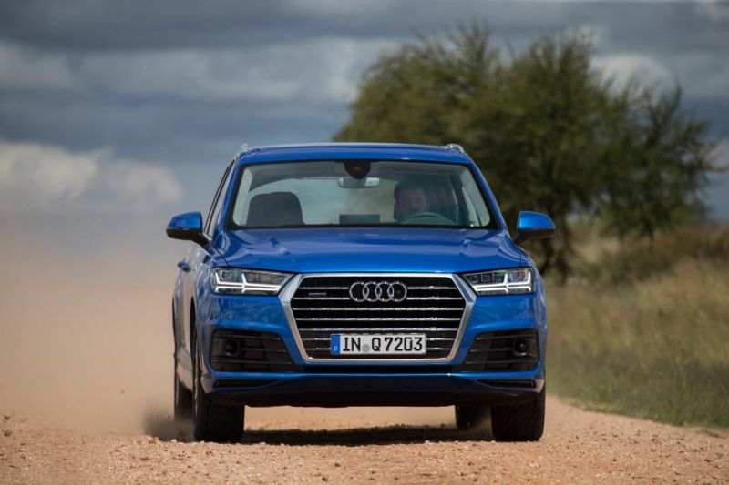 Audi Q7 прошел «боевое крещение» в пустыне (Видео)