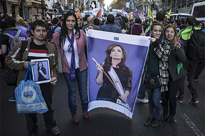 В Аргентине прошел марш против насилия в отношении женщин