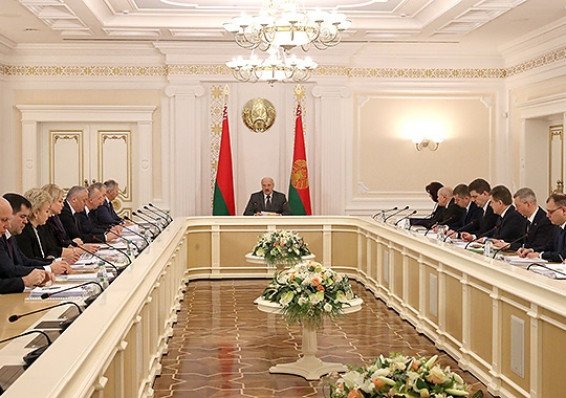 Лукашенко: экономическая политика Беларуси останется неизменной