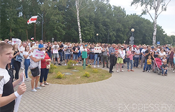 Жители Жодино рассказали о своих проблемах на митинге в поддержку Светланы Тихановской