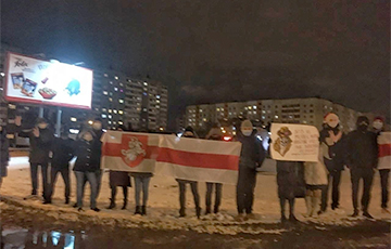 Микрорайoн Чкаловский в Минске вышел на протест