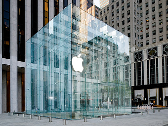 Apple на полгода уберет стеклянный куб с Пятой авеню