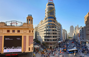 В Мадриде запустили бесплатный маршрут электробуса, чтобы сделать воздух в городе чище