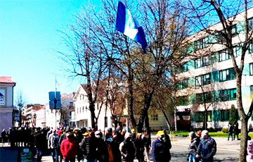 Марш в масках: на протест в Бресте вышло около 400 человек