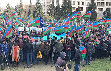 Оппозиция Азербайджана провела самый многолюдный митинг за последние годы