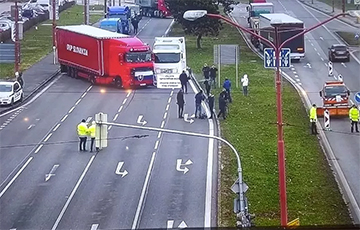 В Словакии из-за забастовки автоперевозчиков заблокированы десятки дорог