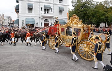 Король Нидерландов отказался от золотой кареты, которая символизировала колониализм