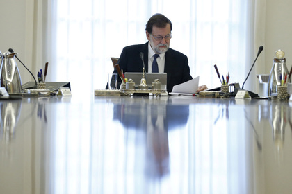Премьер Испании отправил главу Каталонии в отставку