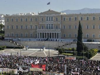Парламент Греции одобрил новый антикризисный план