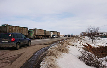 В Московской области недалеко от Коломны жители перекрыли дорогу