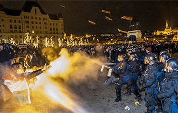 Жители Будапешта вышли на протест из-за изменений в трудовом кодексе