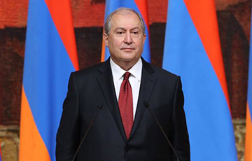 Заболевшего COVID-19 президента Армении госпитализировали