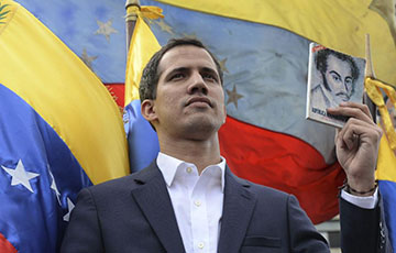 Временный президент Венесуэлы призывает к новым протестам