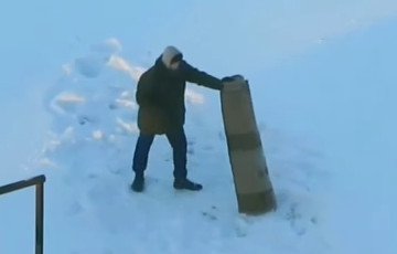 Автор видео о борьбе минчанина с ковром рассказала об обстоятельствах «боя»