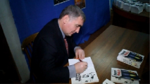 В Минске презентовали книгу Александра Томковича «Преодоление» (Фото)