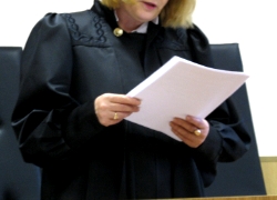 Судья 3 месяца тянула с делом Стефановича и ушла в отпуск