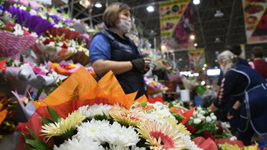 В России обвалились продажи цветов по «белорусской схеме»