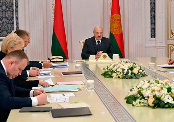 Лукашенко: головой все отвечают за спасение жизней людей