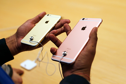 Продажи iPhone снизились впервые в истории