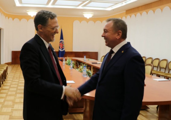 Беларусь проинформировала США об отмене ограничений на количество сотрудников посольства в Минске