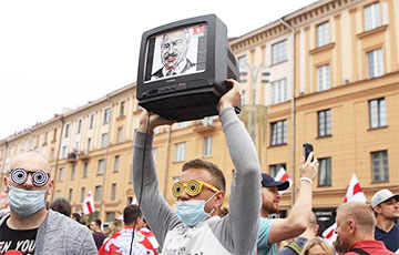Оригинальные плакаты белорусов на Марше
