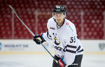 Белорусский хоккеист стал лучшим защитником в КХЛ по итогам марта