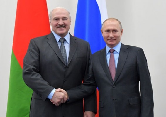 Лукашенко пообещал Путину поставлять в Россию только качественную водку и закуску