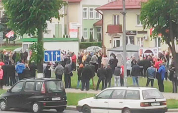 Жители Гродно вышли защищать Тихановского (Онлайн, видео)