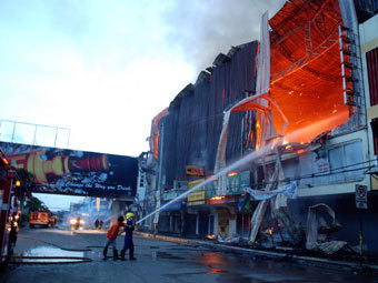 При пожаре в филиппинском магазине погибли 17 человек