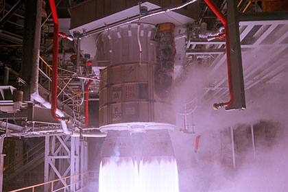 Роскосмос назовет разработчика сверхтяжелой ракеты через месяц