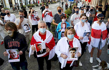 Акция в Варшаве: Свободу белорусским героям!