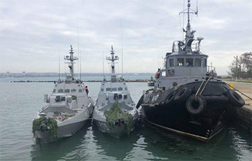 Украинские буксиры вышли в море за захваченными Россией кораблями