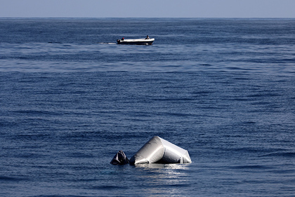В Средиземном море затонула лодка со 150 мигрантами на борту