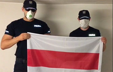 Польские полицейские поддержали белорусов под «Перемен!» Цоя