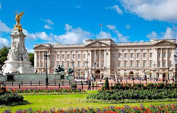 Букингемский дворец отреагировал на скандальное интервью принца Гарри и Меган Маркл